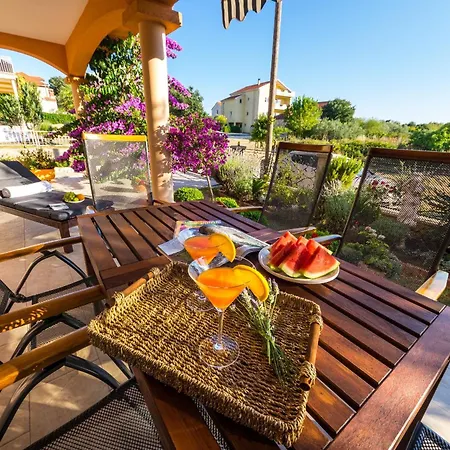 1001 Nights Apartman